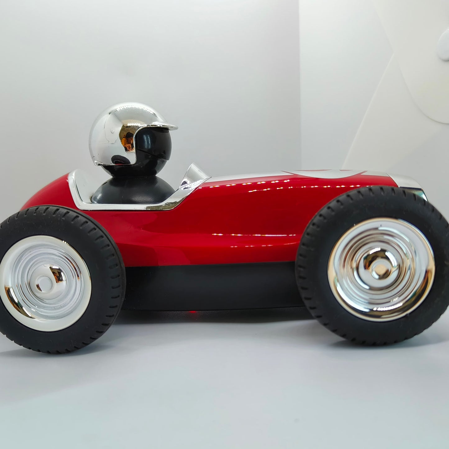 R/C Race car with Bluetooth speaker