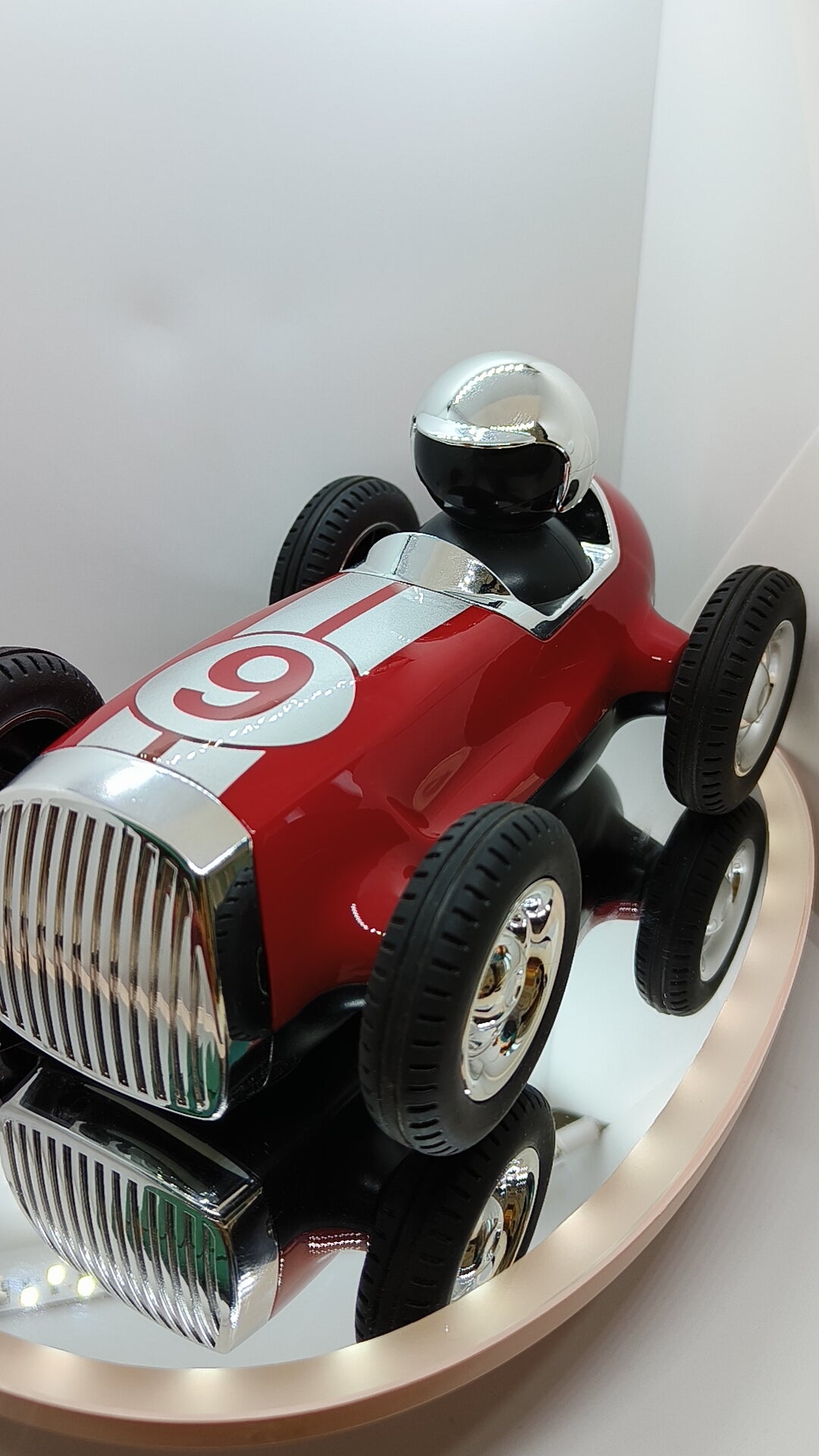 R/C Race car with Bluetooth speaker